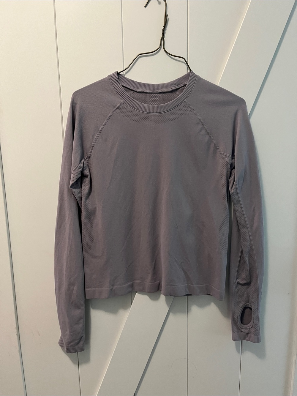 Women's Long-Sleeve Crew Sweatshirt in Dusty Lavender